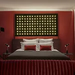Hotel Seven