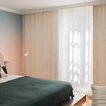 Seven Hotel Paris