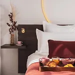 Seven 4* Paris