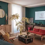 Seven Hotel Paris