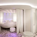 Seven 4* Paris