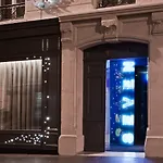 Seven Hotel Paris