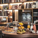 Hotel Seven 4*