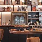 Seven Paris