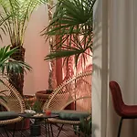 Seven Hotel