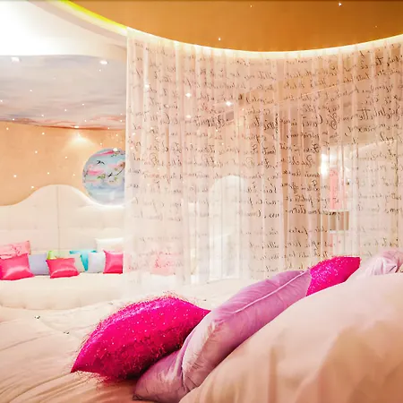 Hotel Seven