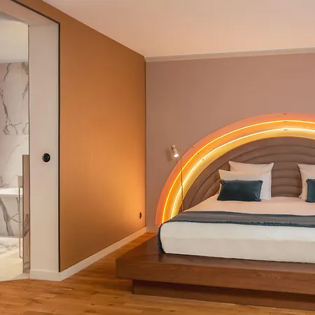 Seven Hotel